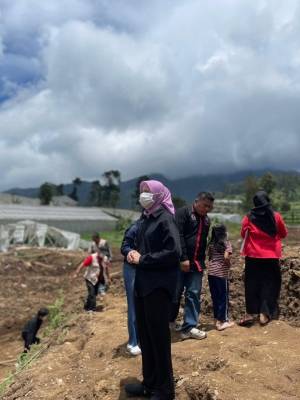 Bencana Alam di Bandung Barat, Ineu Purwadewi: Kita Harus Peduli dan Hadir di Tengah Rakyat