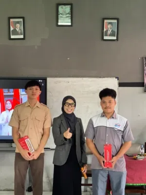 Ineu Purwadewi Tekankan Pentingnya Generasi Muda Melek Demokrasi di SMK Pemuda 2 Sumedang 1