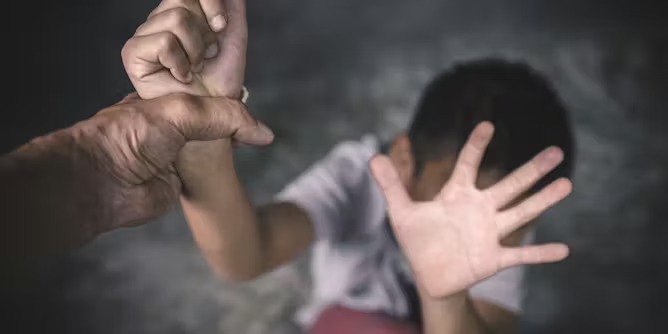 Viral! Guru SD Telanjangi 22 Murid, Ini Motifnya!