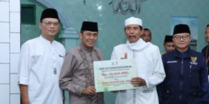 Safari Ramadan Pemkot Melalui Baznas Kota Cimahi Salurkan Bantuan Untuk Masjid Al Musyawarrah Setiamanah