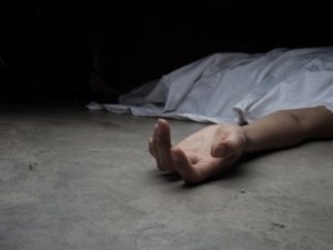 Geger! Ibu Rumah Tangga Tewas di Karawang, Suami Kritis dan Mulut Berbusa (freepik)