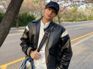 Zayyan XODIAC Rayakan Lebaran di Korea, Intip Momen Haru dan Outfit Uniknya!
