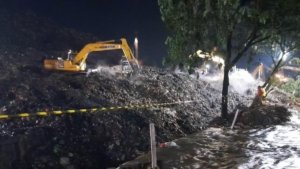 Longsor Bantargebang Tewaskan 4 Orang, DKI Jakarta Hentikan Sementara Pengiriman Sampah 1