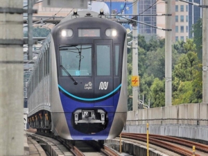 Transportasi Umum MRT Jakarta.