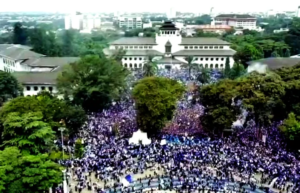 Bobotoh Pertanyakan Perayaan Juara Di Gedung Sate, Gubernur Dedi Mulyadi Minta Fokus Jadi Juara Dulu