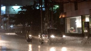 Prakiraan Cuaca Bandung Hari Ini 17 April 2026, Siap-siap Bawa Jas Hujan! (freepik)