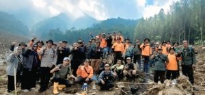 Perhutani Bersama Stakeholder Gelar Penanaman Pohon di Pasirlangu