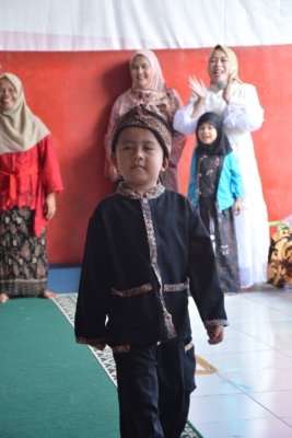 Semarak Hari Kartini 2026 di Kober Arridwan, Fashion Show Hangatkan Kebersamaan Anak dan Orang Tua 3