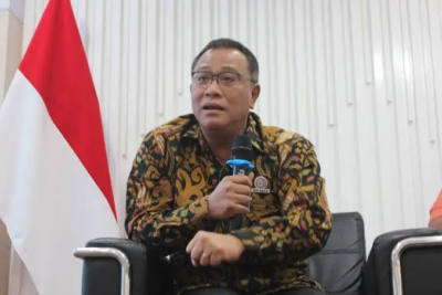 Jumhur Hidayat is now active as an environmental controller