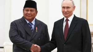 Presiden Prabowo Subianto dan Presiden Vladimir Putin, dalam pertemuan empat mata selama tiga jam di Moskow, Rusia, Senin (13/04), sepakat meningkatkan kerja sama di bidang ekonomi dan energi.
