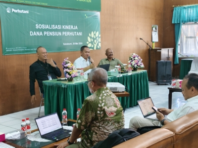 Sosialisasi peralihan program Dana Pensiun Perhutani di Kantor KPH Pekalongan Barat.