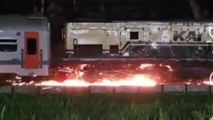 Viral Kereta Api Probowangi Keluarkan Percikan Api, KAI Buka Suara (istimewa)