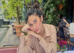 Azizah Salsha dikritik usai ditolak berfoto dengan Harry Styles.