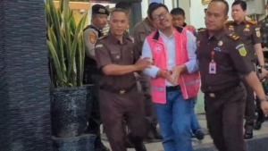 Tangisan Ketua DPRD Magetan Usai Jadi Tersangka Korupsi Rp 242 Miliar