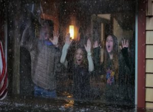 Adegan dalam film 'Thrash' (Netflix).