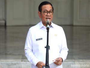 Gubernur DKI Jakarta Pramono Anung resmi mencopot Lurah Kalisari Siti Nur Hasanah.