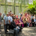 Pererat Silaturahmi, Warga RT 06 Jl. Tamborin Gelar Halal Bihalal Hangat di Hallaa Caffe