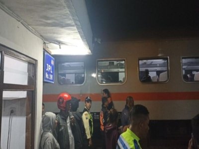 KA Dhoho tabrak truk mogok di jalur perlintasan daerah Blitar, Jawa Timur (foto/Fima Purwanti).