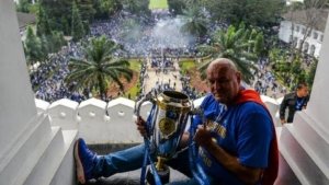 Bojan Hodak Belum Teken Kontrak Dengan Persib, Berpeluang Tinggalkan Persib