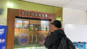 Geledah Kantor Disnaker Cimahi