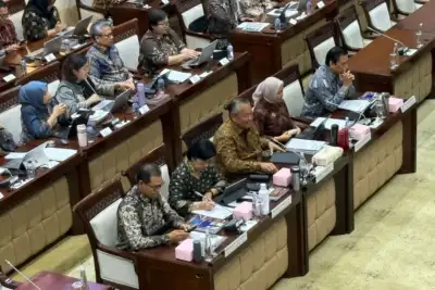 Rupiah Loyo, DPR Cecar Bank Indonesia: Semua Instrumen Sudah Dipakai, Kok Tetap Melemah?