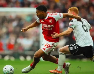 Manchester United melirik pemain muda milik Arsenal, yakni Myles Lewis-Skelly.