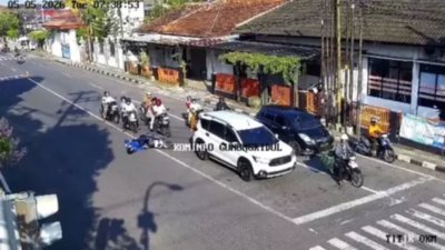 Viral Anggota Damkar Pingsan di Jalan saat Berkendara, Diduga Karena Riwayat Jantung (istimewa)
