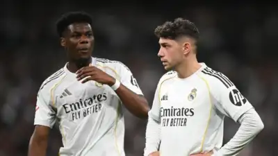 Federico Valverde mengalami cedera kepala akibat insiden dengan rekan setimnya, Aurelien Tchouameni.