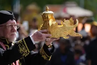 Kirab Budaya Mahkota Binokasih Milangkala Tatar Sunda