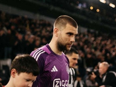 prediksi skor Ajax vs PSV