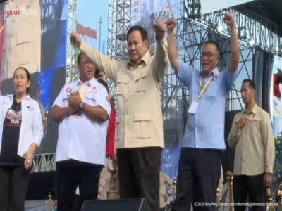 Prabowo Subianto dalam puncak peringatan Hari Buruh Internasional bertajuk May Day Fiesta di Monas, Jakarta (foto/Youtube Sekretariat Presiden).