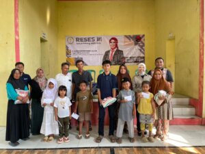 Ineu Purwadewi Sundari Salurkan Sembako untuk Lansia dan Anak Yatim di Majalengka 4