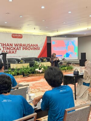 Diah Fitri Maryani Dorong Lahirnya Wirausaha Muda Tangguh Melalui Pelatihan Kewirausahaan di Cirebon 13