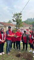 Peringati Bulan Bung Karno, Tuti Turimayanti Hadirii Lomba Memancing, Penanaman Pohon, dan Senam Bersama di Padalarang 2 Peringati Bulan Bung Karno, Tuti Turimayanti Hadirii Lomba Memancing, Penanaman Pohon, dan Senam Bersama di Padalarang 2