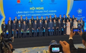 Sumedang Tampilkan Inovasi Digital di Forum Pemimpin Kota ASEAN di Vietnam 8