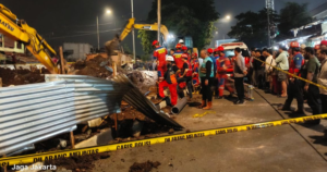 Seorang Anak Terperosok ke Lubang Galian Proyek Sedalam 4 Meter, Proses Evakuasi Berlangsung Dramatis (dok. istimewa)