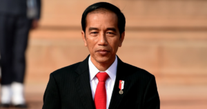 Ulang Tahun Jokowi ke-65 Diserbu Warga, Ribuan Orang Antre Sejak Pagi di Solo (foto: istimewa)