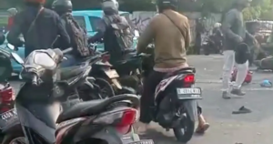 Kecelakaan Beruntun Mobil Truk dan 5 Motor di Bekasi, 1 Tewas Diduga Terobos Lampu Merah (dok. Isitmewa)