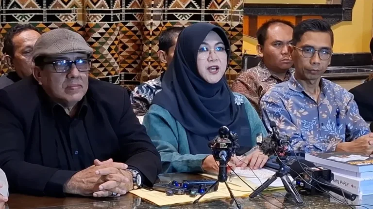 Dokter Tifa Siap Hadapi Sidang Kasus Ijazah Palsu Jokowi