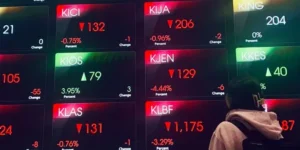 IHSG tercatat melemah ke 5.661 dan rupiah ke Rp17.897