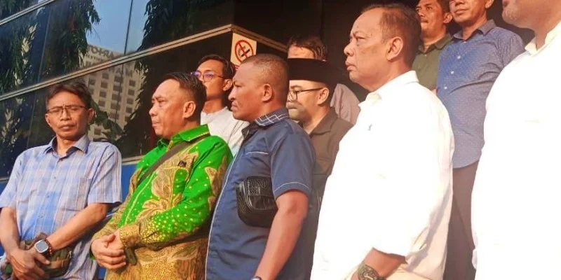 Muhammad Fadhli Laporkan Tiga Kader PPP Soal Tanda Tangan 1 Muhammad Fadhli Laporkan Tiga Kader PPP Soal Tanda Tangan