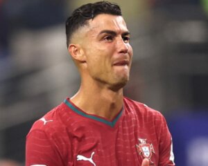 Cristiano Ronaldo menangis usai Portugal tersingkir dari Piala Dunia