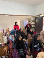 Dialog Wakil Rakyat, Tuti Turimayanti Tampung Aspirasi Warga Saguling soal Kenaikan Harga Sembako dan Penguatan UMKM 2 Dialog Wakil Rakyat, Tuti Turimayanti Tampung Aspirasi Warga Saguling soal Kenaikan Harga Sembako dan Penguatan UMKM 2
