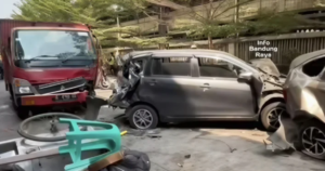 Kronologi Tabrakan Beruntun Maut di Leuwi Panjang, Supir Diduga Micro Sleep (foto: info Bandung Raya)