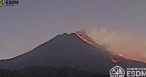 Gunung Merapi Luncurkan Awan Panas Guguran 2 Km, Status Masih Siaga Level III