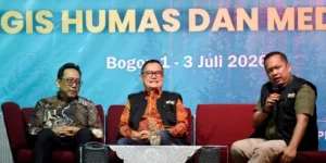 Anggota DKPP Tio Aliansyah diperiksa soal helikopter bersama anggota KPU