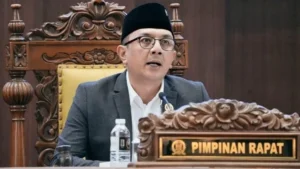 Wakil Ketua DPRD Jawa Timur Deni Wicaksono Minta Sekolah Hentikan Kewajiban Beli Seragam