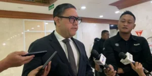 Wakil Ketua Komisi I DPR Dave Akbarshah menyatakan draf RUU KKS belum dibuka untuk publik