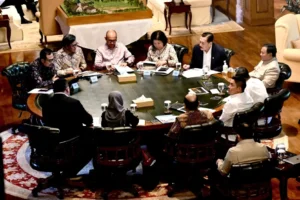 Presiden Prabowo Terima Ketua DEN Luhut Bahas GovTech Bansos