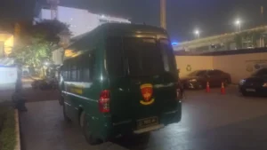Mobil Tahanan Kejagung Siaga, Febrie Adriansyah Diperiksa